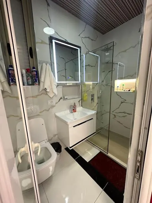 Апартаменты Studio Near Tirana Airport 2- Self Check-In Free Parking Valias